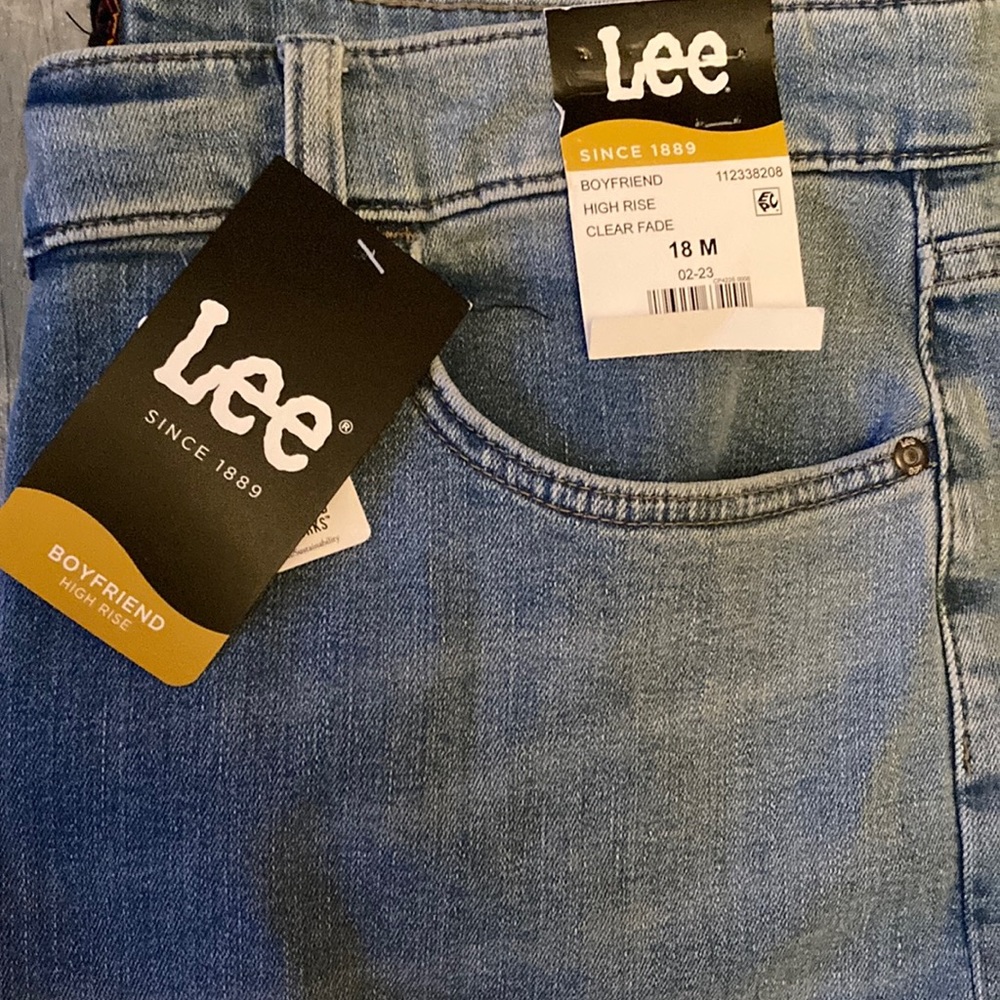 NWT High rose boyfriend jeans